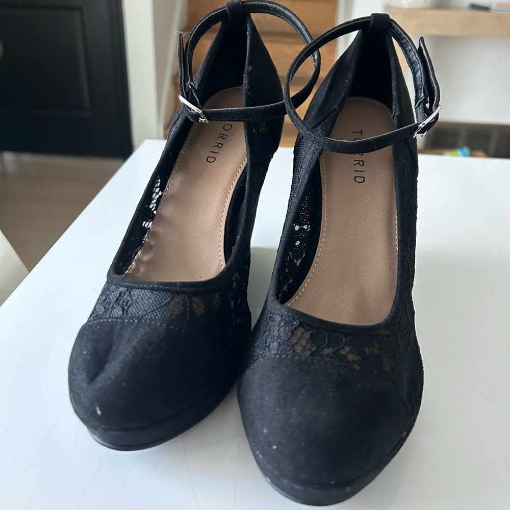 Torrid Black Lace Ankle Strap Platform Wedge Shoes 8 1/2 W Wide - Picture 7 of 10